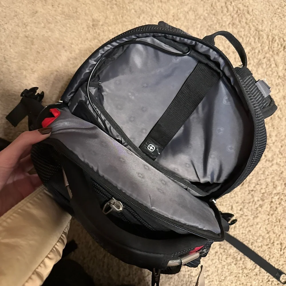 SwissGear Black Backpack for Men - Picture 5 of 5